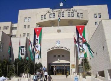 وزير الاشغال يتفقد سير العمل بمشروع طريق اربد الدائري